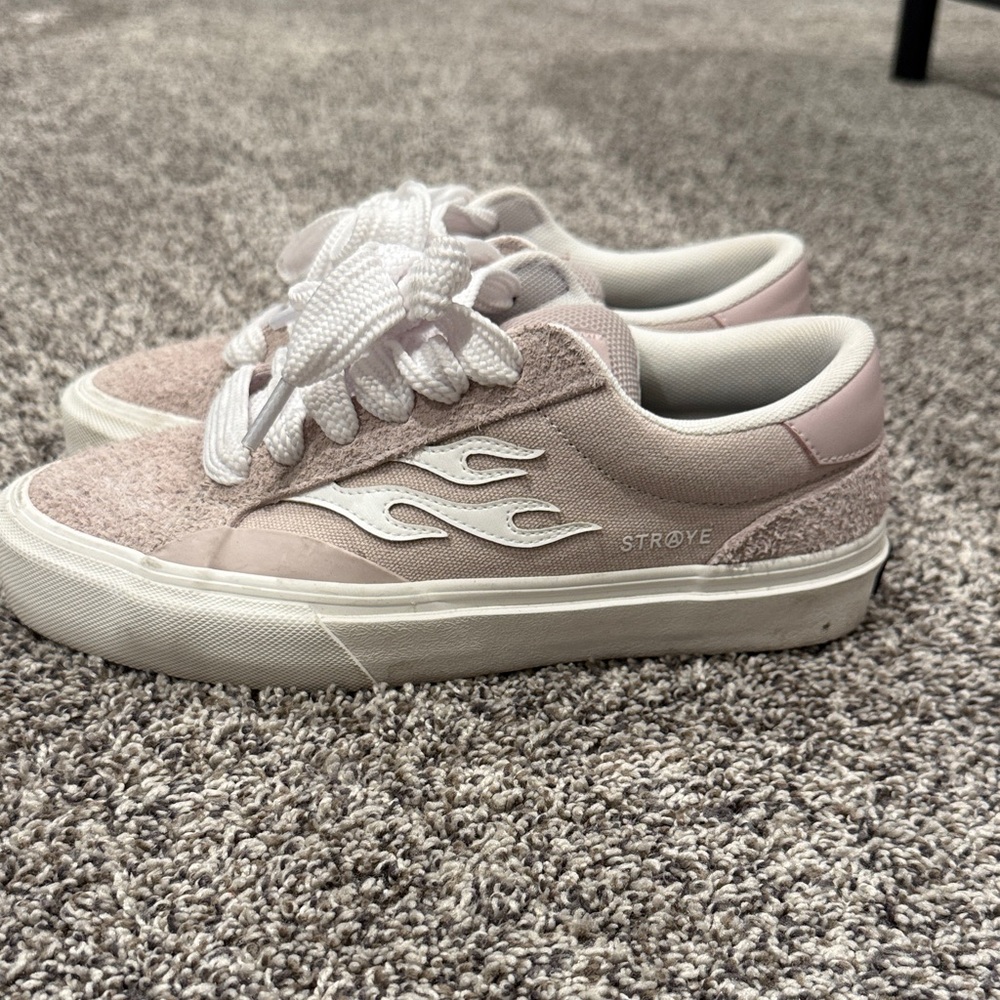 Women's Pink Straye sneakers